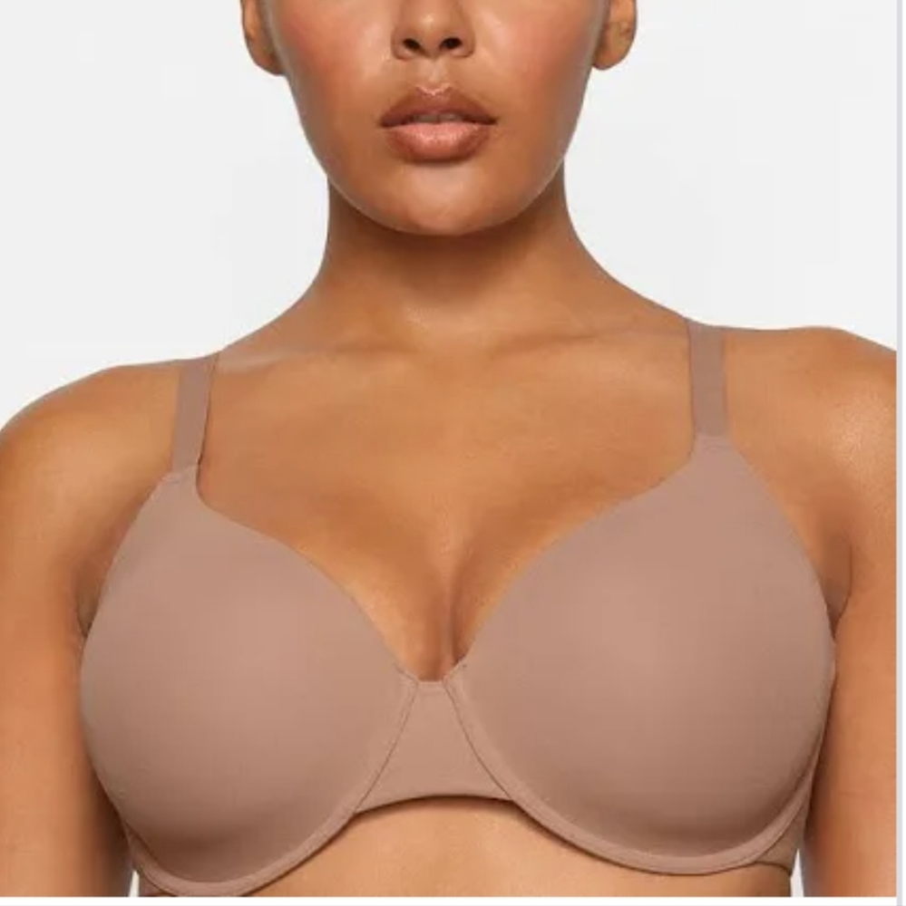 NWT SKIMS Fits Everybody T-Shirt Bra (Mica/Neutral) - SKIMS